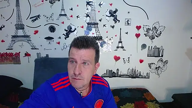 Snapshot of amaya_627 chatting on 10-09-25, 04:10 amaya 627 online show from 10-09-25, 04:10