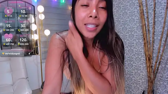 Snapshot of RenataReyes chatting on 01-17-25, 04:28 RenataReyes online show from 01-17-25, 04:28