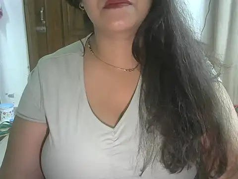 Snapshot of reet_kaur69 chatting on 05-18-26, 05:30 reet kaur69 online show from 05-18-26, 05:30