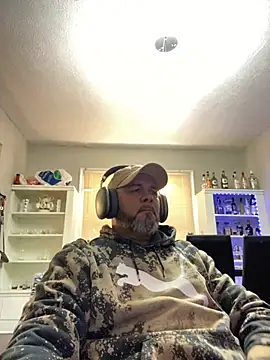 Cristian-Brayan online show from 10-27-25, 04:11