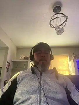 Cristian-Brayan online show from 12-16-25, 01:49