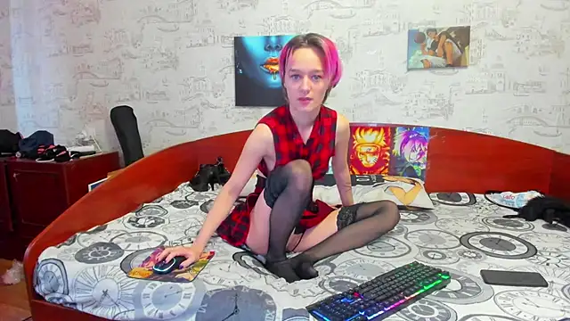 Snapshot of KagamiTayga chatting on 02-02-25, 08:35 KagamiTayga online show from 02-02-25, 08:35