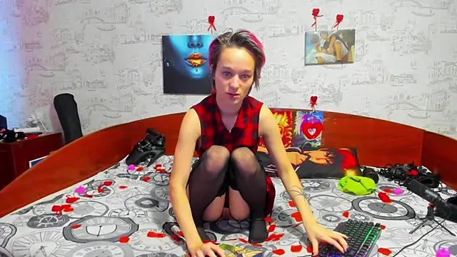 Snapshot of KagamiTayga chatting on 02-13-25, 11:28 KagamiTayga online show from 02-13-25, 11:28