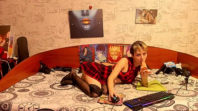 Snapshot of KagamiTayga chatting on 10-04-25, 02:20 KagamiTayga online show from 10-04-25, 02:20