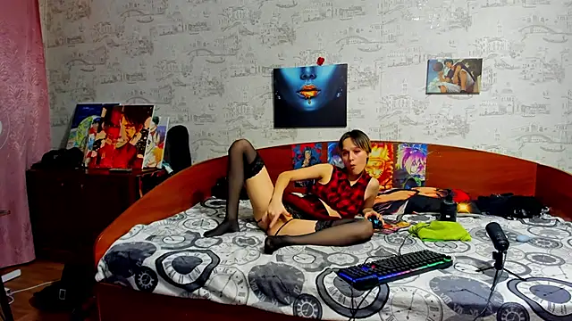 Snapshot of KagamiTayga chatting on 11-09-25, 02:37 KagamiTayga online show from 11-09-25, 02:37