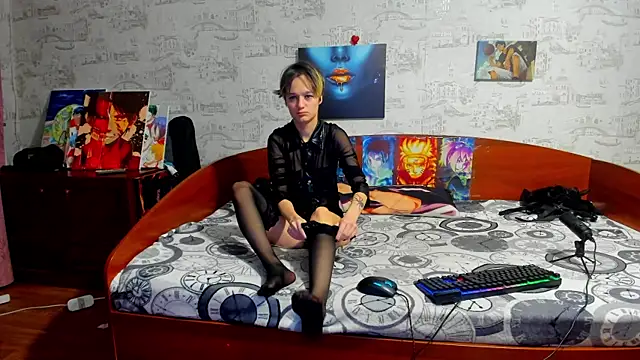 Snapshot of KagamiTayga chatting on 11-14-25, 02:32 KagamiTayga online show from 11-14-25, 02:32