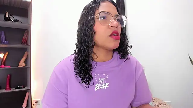 Snapshot of iriss_25 chatting on 03-17-25, 12:25 iriss 25 online show from 03-17-25, 12:25