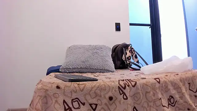 Snapshot of iriss_25 chatting on 03-20-25, 12:32 iriss 25 online show from 03-20-25, 12:32