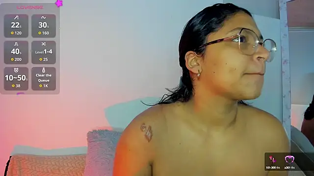 Snapshot of iriss_25 chatting on 09-22-25, 11:23 iriss 25 online show from 09-22-25, 11:23