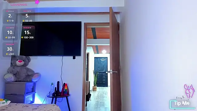 Snapshot of iriss_25 chatting on 10-28-25, 11:03 iriss 25 online show from 10-28-25, 11:03