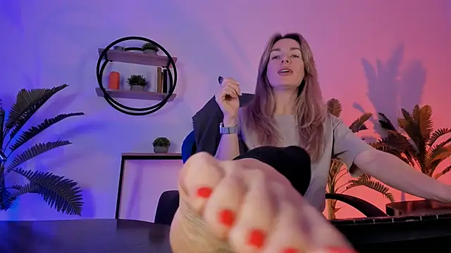 Snapshot of RebeccaMartinez chatting on 01-19-25, 12:06 RebeccaMartinez online show from 01-19-25, 12:06