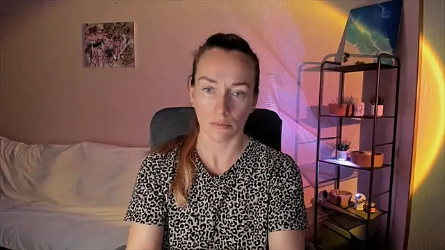 Snapshot of RebeccaMartinez chatting on 09-15-25, 09:42 RebeccaMartinez online show from 09-15-25, 09:42