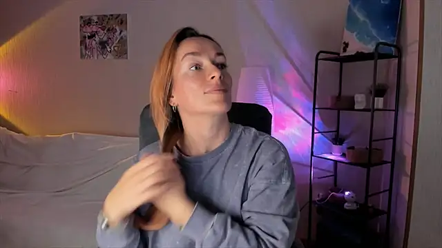 Snapshot of RebeccaMartinez chatting on 10-25-25, 10:01 RebeccaMartinez online show from 10-25-25, 10:01