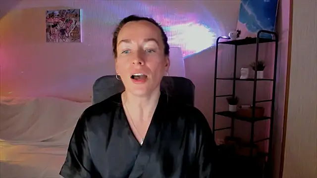 Snapshot of RebeccaMartinez chatting on 11-19-25, 08:47 RebeccaMartinez online show from 11-19-25, 08:47