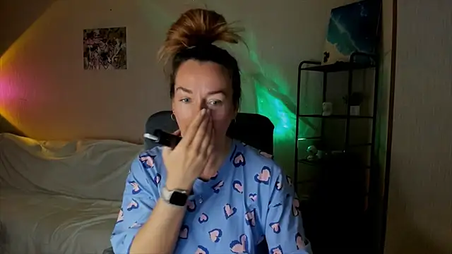 Snapshot of RebeccaMartinez chatting on 11-24-25, 08:36 RebeccaMartinez online show from 11-24-25, 08:36