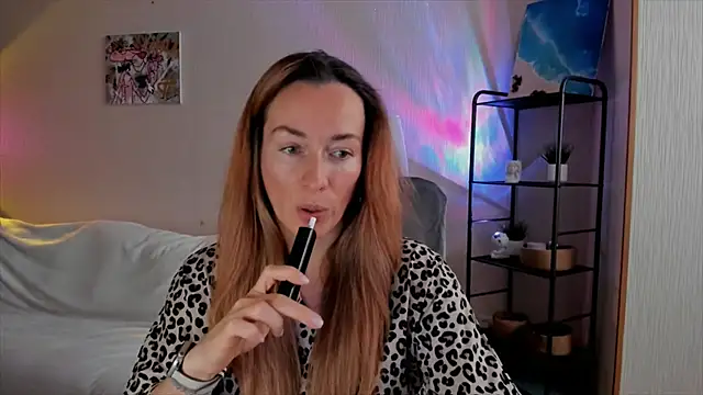 Snapshot of RebeccaMartinez chatting on 11-27-25, 07:43 RebeccaMartinez online show from 11-27-25, 07:43