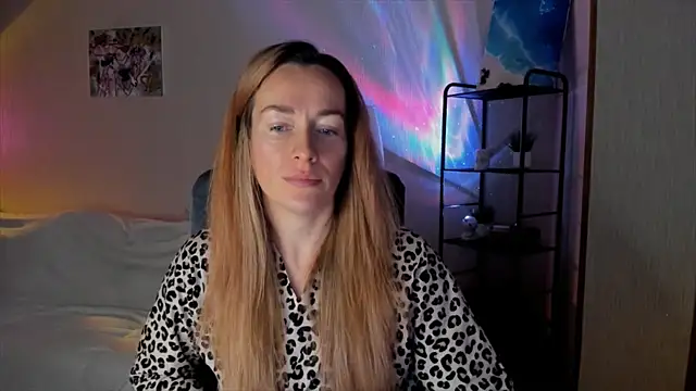 Snapshot of RebeccaMartinez chatting on 11-29-25, 07:22 RebeccaMartinez online show from 11-29-25, 07:22