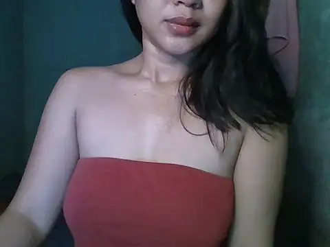 Snapshot of _smiling4u_ chatting on 10-23-25, 02:38 smiling4u online show from 10-23-25, 02:38