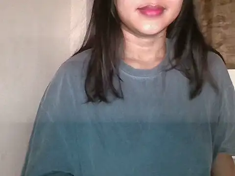 Snapshot of _smiling4u_ chatting on 07-17-26, 05:40 smiling4u online show from 07-17-26, 05:40