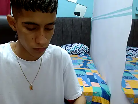 Snapshot of Angelstripboy chatting on 03-01-25, 12:39 Angelstripboy online show from 03-01-25, 12:39