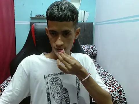 Snapshot of Angelstripboy chatting on 10-08-25, 10:07 Angelstripboy online show from 10-08-25, 10:07