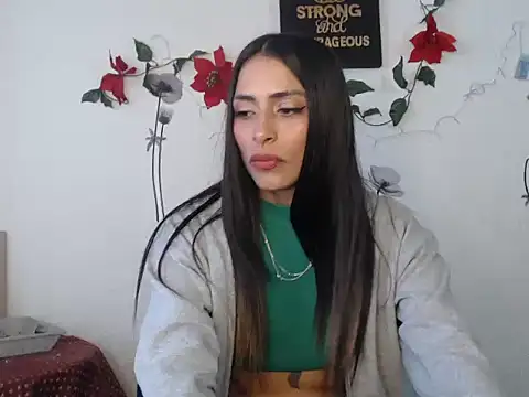 Snapshot of Liamiler01_ chatting on 12-13-24, 03:43 Liamiler01 online show from 12-13-24, 03:43