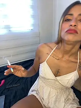 Snapshot of Liamiler01_ chatting on 09-16-25, 12:17 Liamiler01 online show from 09-16-25, 12:17