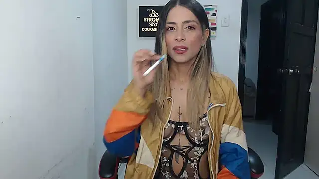 Snapshot of Liamiler01_ chatting on 10-24-25, 12:41 Liamiler01 online show from 10-24-25, 12:41