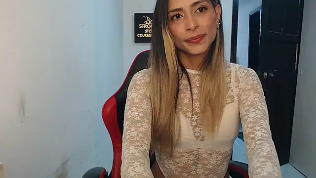 Snapshot of Liamiler01_ chatting on 10-30-25, 01:01 Liamiler01 online show from 10-30-25, 01:01