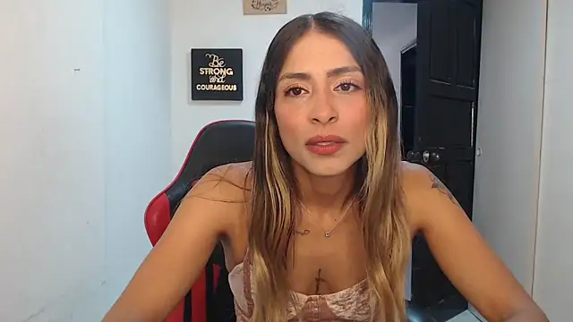 Snapshot of Liamiler01_ chatting on 11-07-25, 02:50 Liamiler01 online show from 11-07-25, 02:50