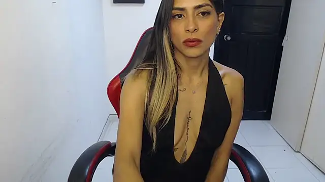 Snapshot of Liamiler01_ chatting on 12-13-25, 07:53 Liamiler01 online show from 12-13-25, 07:53