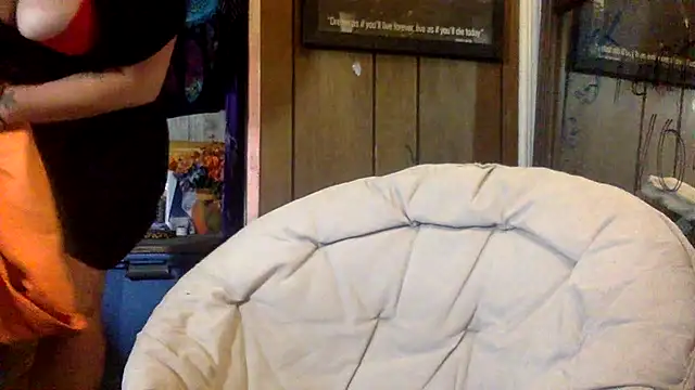 Snapshot of TrashleyRosebud chatting on 07-01-26, 01:40 TrashleyRosebud online show from 07-01-26, 01:40