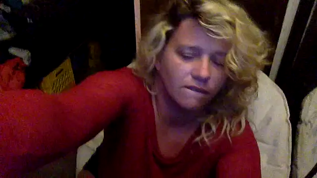 Snapshot of TrashleyRosebud chatting on 07-30-26, 01:32 TrashleyRosebud online show from 07-30-26, 01:32