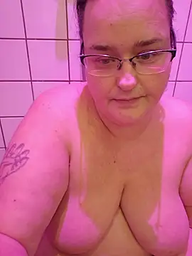 Snapshot of XxGipsyxX chatting on 02-13-26, 02:24 XxGipsyxX online show from 02-13-26, 02:24