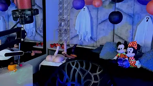 NiicolleMiller online show from 10-28-25, 11:36