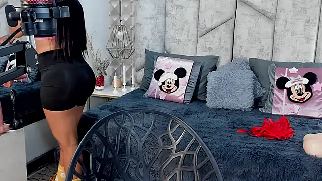 NiicolleMiller online show from 11-17-25, 03:40