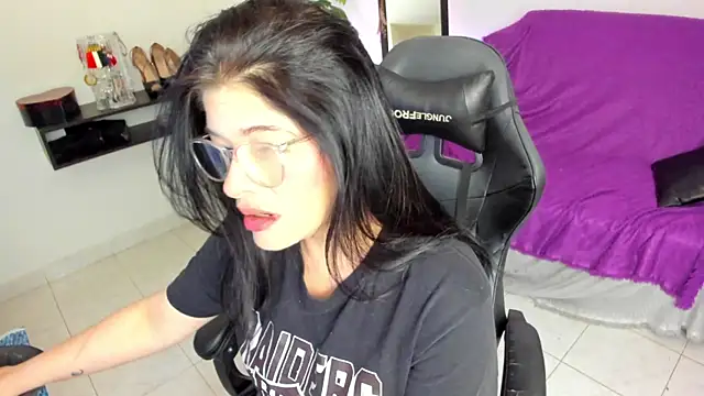 Snapshot of BellaFlaming chatting on 02-21-26, 12:17 BellaFlaming online show from 02-21-26, 12:17