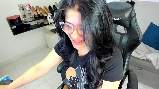 Snapshot of BellaFlaming chatting on 03-10-26, 10:42 BellaFlaming online show from 03-10-26, 10:42