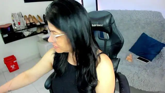 Snapshot of BellaFlaming chatting on 03-13-26, 10:44 BellaFlaming online show from 03-13-26, 10:44