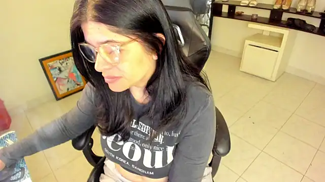 BellaFlaming online show from 04-30-26, 10:43