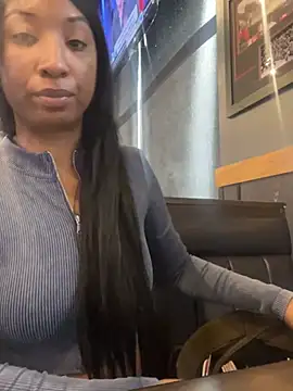 Snapshot of Iceblanca chatting on 01-20-25, 05:27 Iceblanca online show from 01-20-25, 05:27