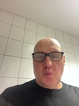 Snapshot of vanjbi45 chatting on 03-02-25, 05:44 vanjbi45 online show from 03-02-25, 05:44