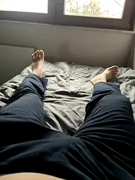 Snapshot of vanjbi45 chatting on 12-14-25, 08:41 vanjbi45 online show from 12-14-25, 08:41