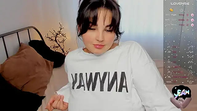 Snapshot of Talla_a chatting on 10-29-25, 12:40 Talla a online show from 10-29-25, 12:40