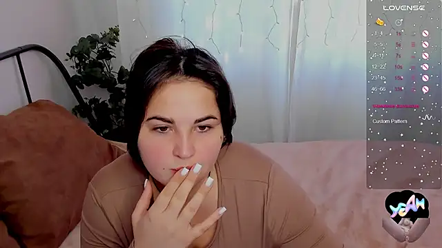 Snapshot of Talla_a chatting on 11-25-25, 09:09 Talla a online show from 11-25-25, 09:09