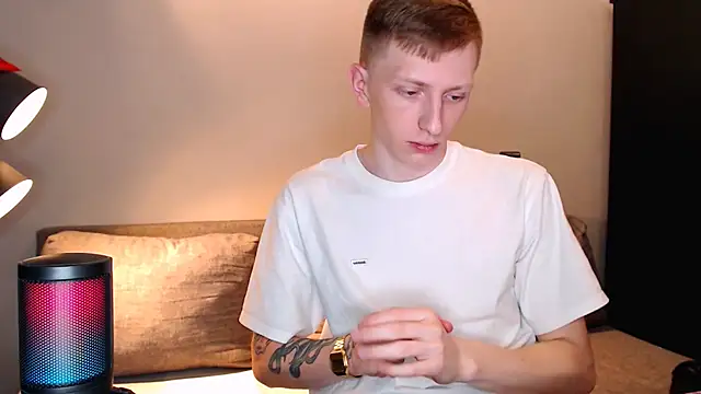 juliaanddima online show from 10-23-25, 09:02