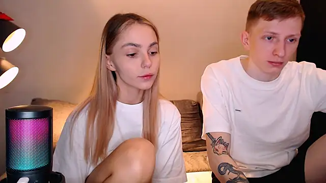 juliaanddima online show from 10-31-25, 06:58