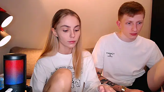 juliaanddima online show from 11-13-25, 10:52