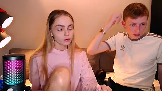 juliaanddima online show from 11-14-25, 10:07