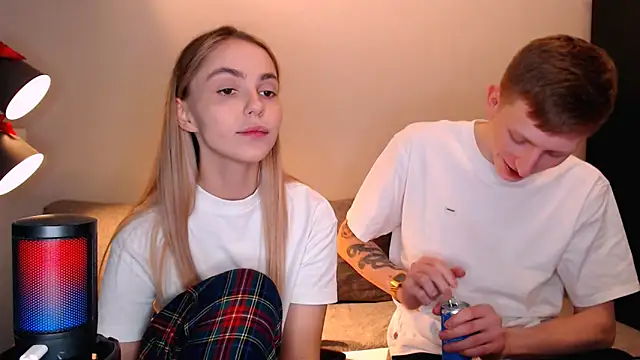 juliaanddima online show from 11-15-25, 09:43